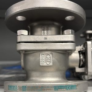 KI (KIFC Kingdom) flanged ball valve with tag showing KV-L6N, PN40, DN50.